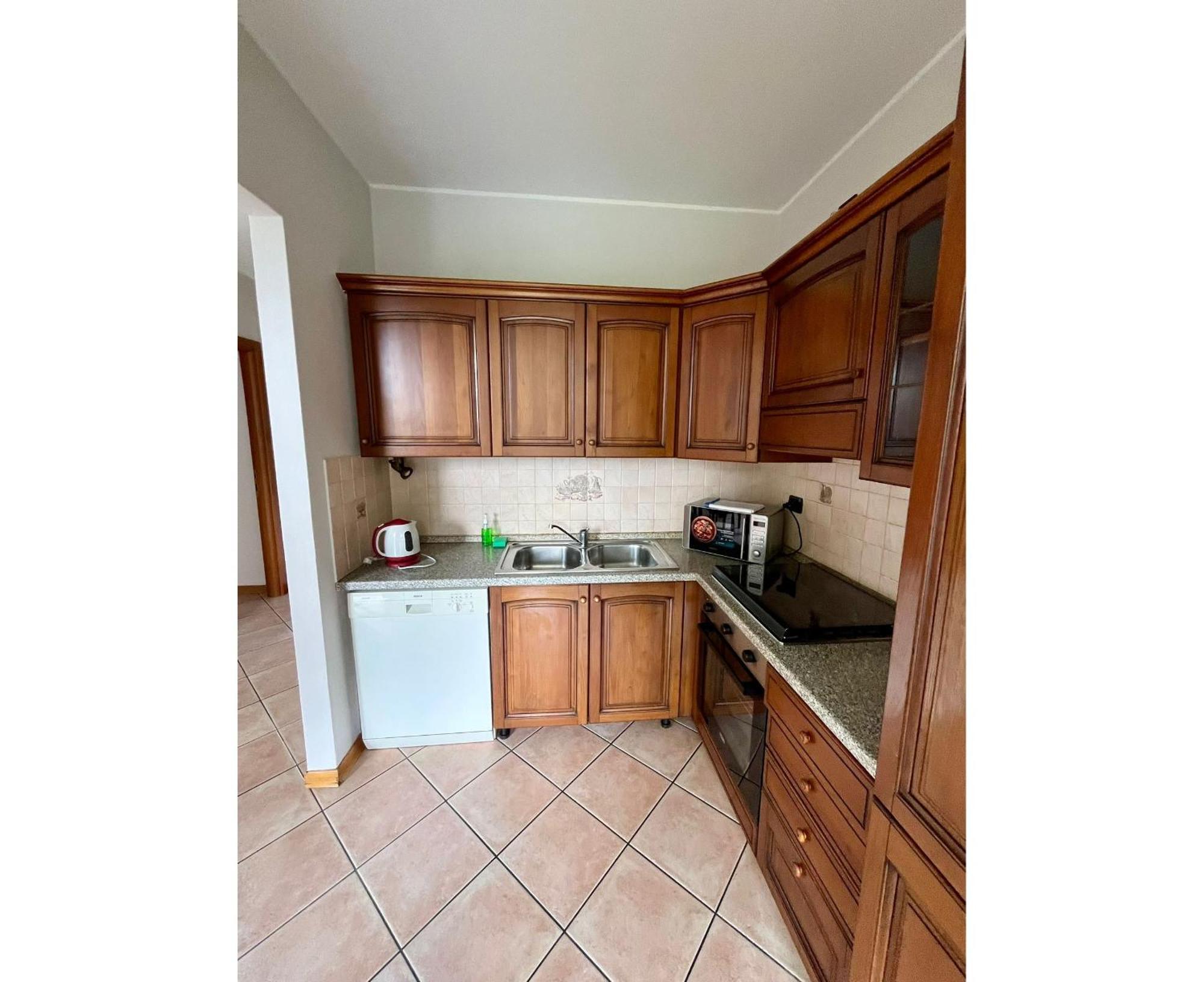 Apartment With Garden And Garage Dongo - Larihome A28 Экстерьер фото